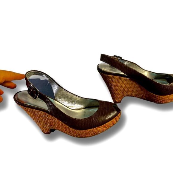 Banana Republic - Brown Reptile Leather - Sling Back Sandals. - Picture 3 of 6
